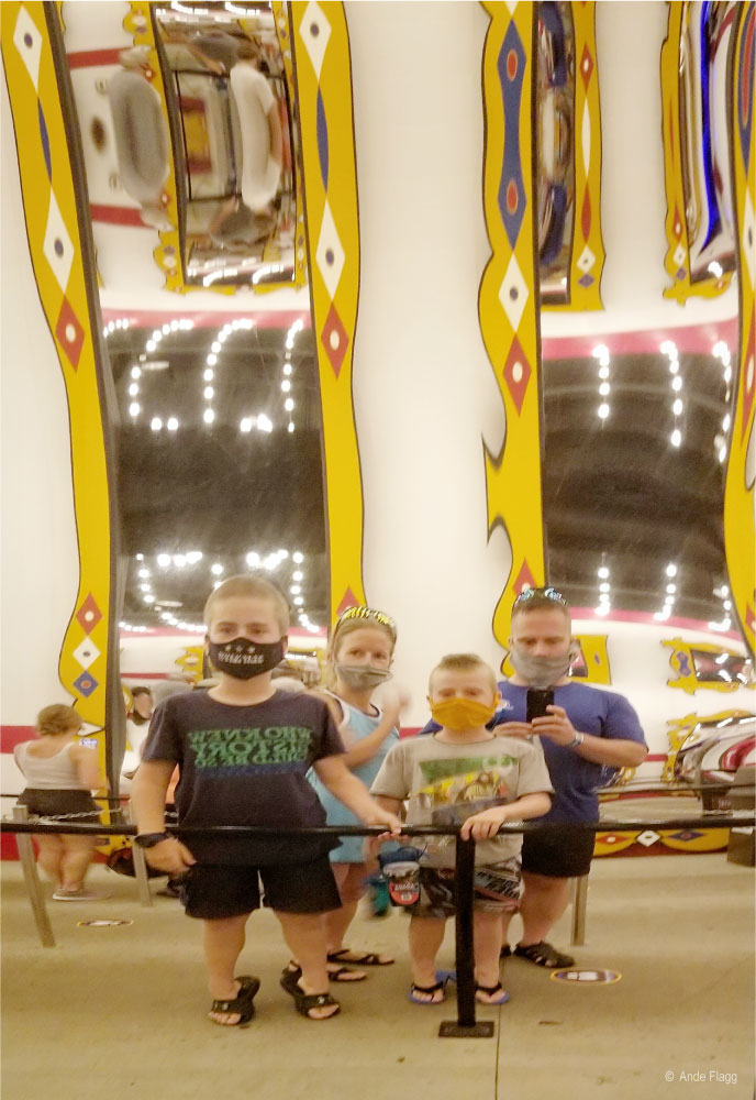 HersheyPark Mirrors | PCS Adventures HersheyPark Mirrors | PCS Adventures